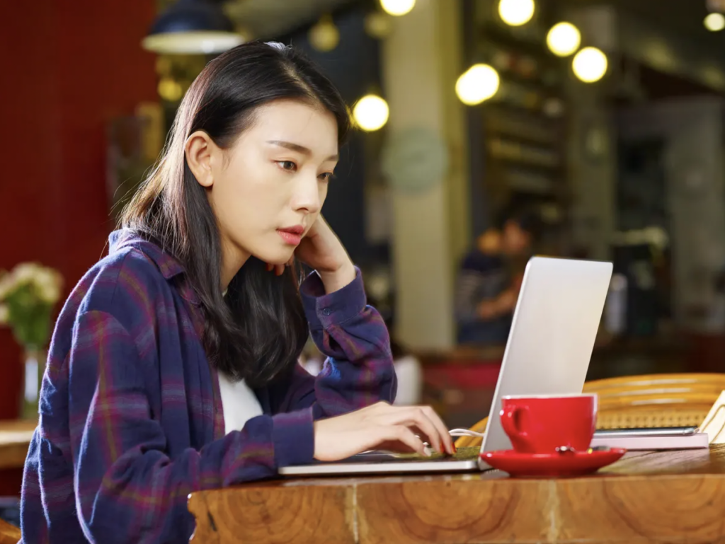 Saving Money with a Student Laptop & Not Compromise on Quality