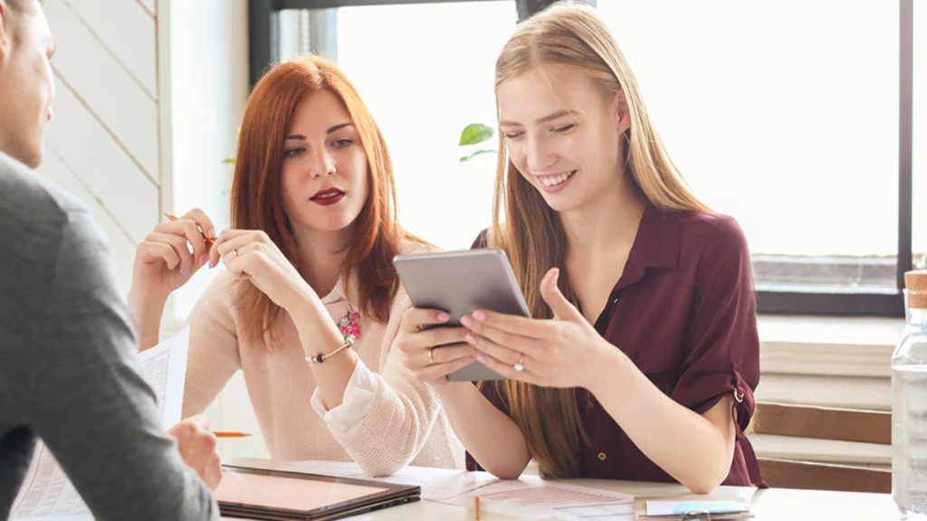 How Modern Communication Tools Are Transforming Small Business Operations