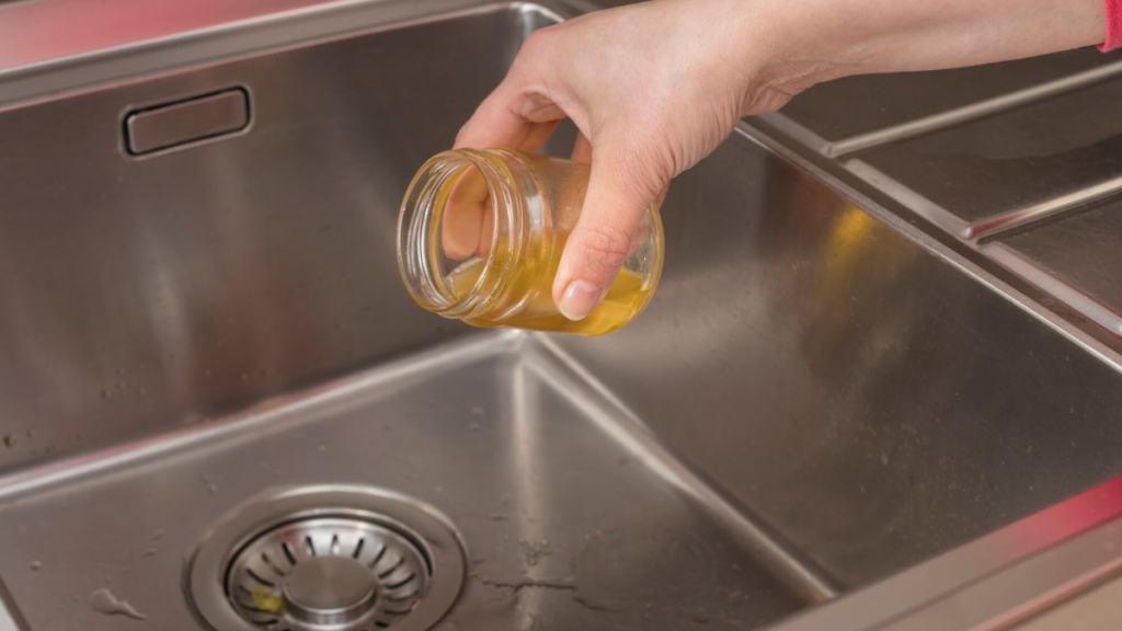 Can You Really Pour That Down the Drain? How to Handle Cooking Oil in Los Angeles Without Making a Mess