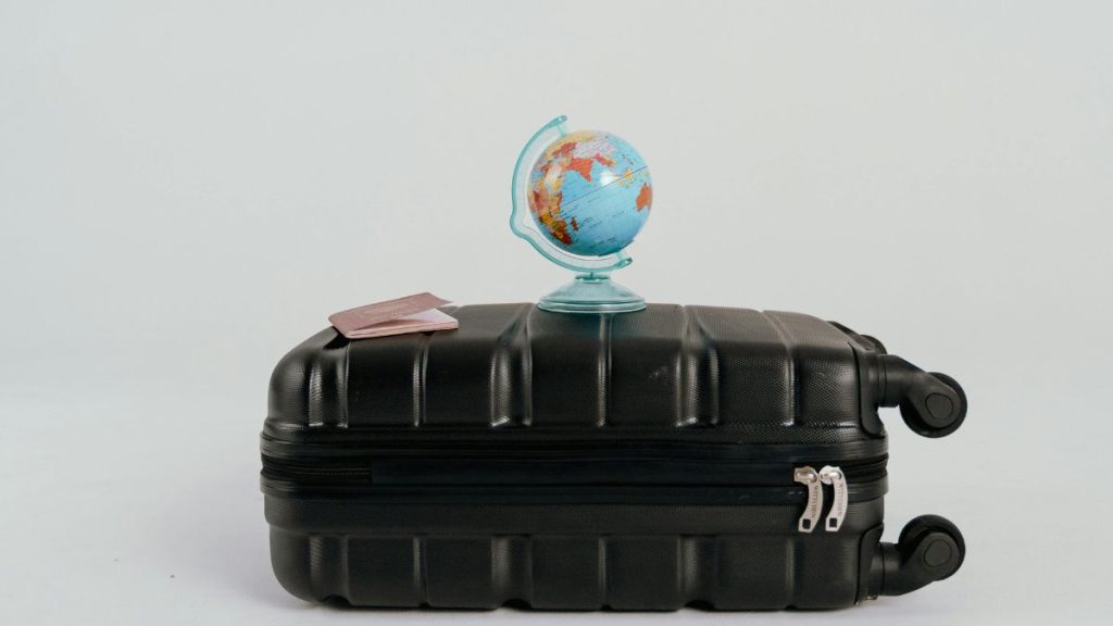Digital Nomad Visas vs. Traditional Work Permits: What’s Right for You?
