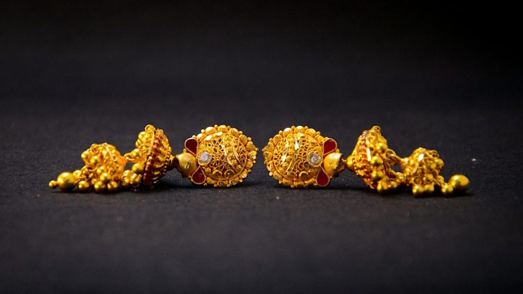 Selling Heirloom Jewelry: A Guide for Sellers to Maximize Their Returns Image 1 of Selling Heirloom Jewelry: A Guide for Sellers to Maximize Their Returns
